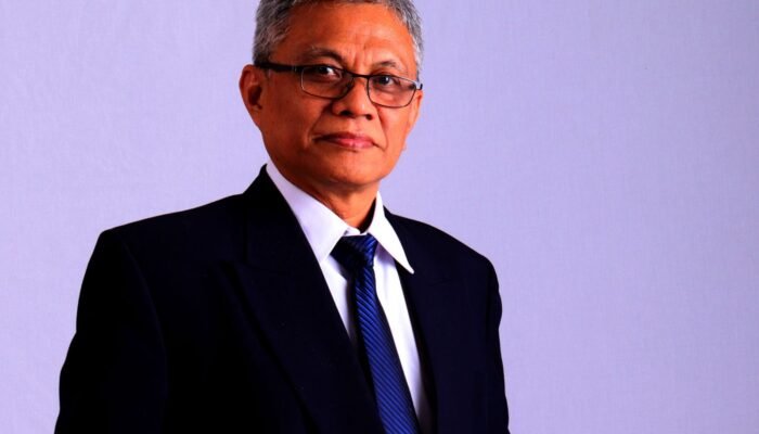 Organisasi Ekstra Legal, Relawan sebagai Hama Politik