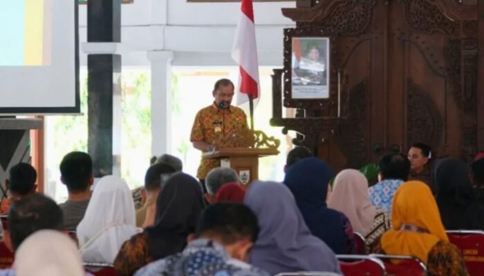 Dalam Rakorkades, Bupati Pemalang Tekankan Delapan Poin Strategis Untuk Kemajuan Desa 