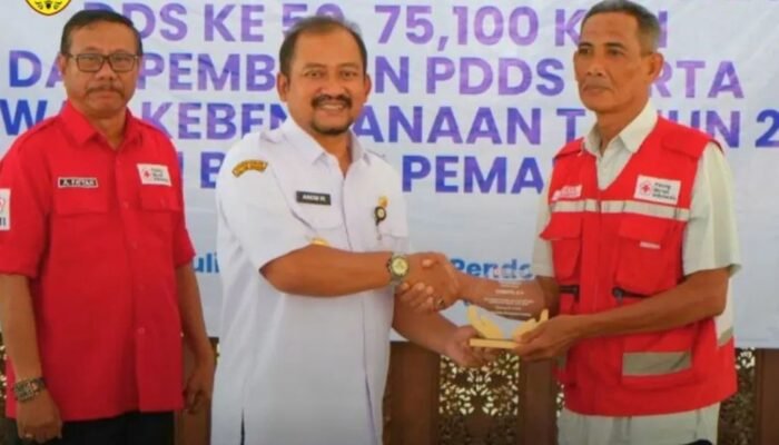 Bupati Pemalang Berangkatkan 50 Pahlawan Donor Darah Sukarela, Stok Darah Aman!