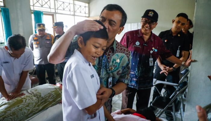 Disabilitas Netra Temanggung Sambut Hangat Kunjungan Gubernur Luthfi, Optimisme Memancar di Panti Penganthi