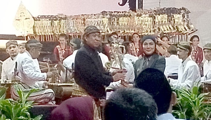 Bupati Kendal: Pentas Seni Budaya Wayang Kulit Tidak Hanya Sekadar Tontonan