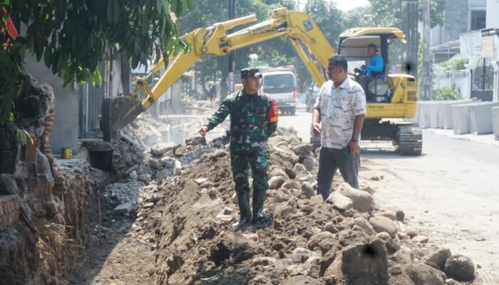 Alat Berat Diterjunkan di Lokasi TMMD Reguler Ke-125 Kodim 0735/Surakarta, Percepat Pembangunan Sasaran Fisik