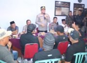 Kapolres Pekalongan Turun Tangan Mediasi Warga Desa Proto yang Desak Sekdes Mundur.