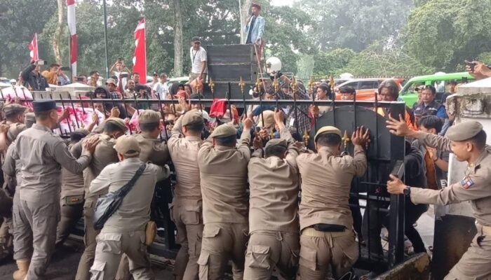 Demo ke Balaikota, DPD Mapancas Minta Tender Rehabilitasi GOR Pajajaran Dibatalkan