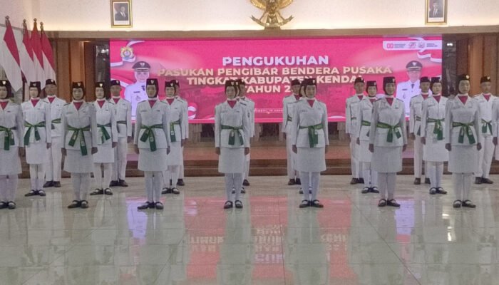70 Anggota Paskibra HUT Kemerdekaan RI Ke 80 Tahun 2025 Tingkat Kabupaten Kendal Dikukuhkan