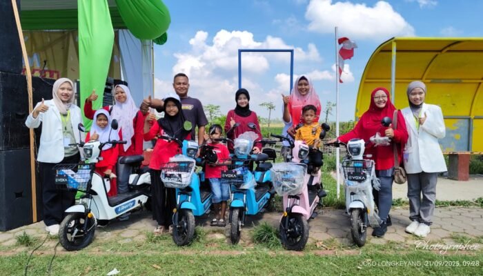 Apotek Comal Grup Gelar Senam Berhadiah, Hadirkan Ratusan Peserta dan Bagikan 5 Sepeda Listrik