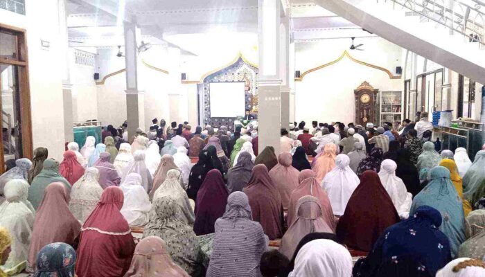 Kajian Ahad Pagi Masjid Istiqlal Bumiayu: Tadabbur Musibah dan Sarapan Bersama Jemaah