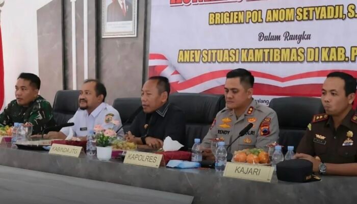 Bupati Pemalang Menerima Kunjungan Kabinda Jateng untuk Evaluasi Kamtibmas