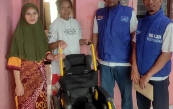 Rezky Kartika Anggota DPRD Kota Bogor Dari Partai Demokrat Salurkan 10 Kursi Roda Untuk Warga Disabilitas di Bogor Selatan