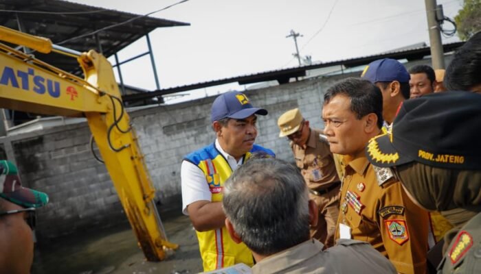 Percepat Penanganan Banjir, Gubernur Luthfi Panggil Bupati Demak, dan Walkot Semarang