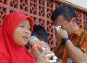 Rangkulan Haru Gubernur di Balik Bait “Rindu Cahaya” Siswi Difabel Wonogiri