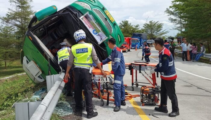 Polisi Masih Menyelidiki Penyebab Kecelakaan Bis Wisata di Pemalang