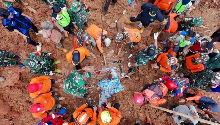 Korban Longsor Cibeunying Bertambah, 11 Warga Ditemukan Meninggal