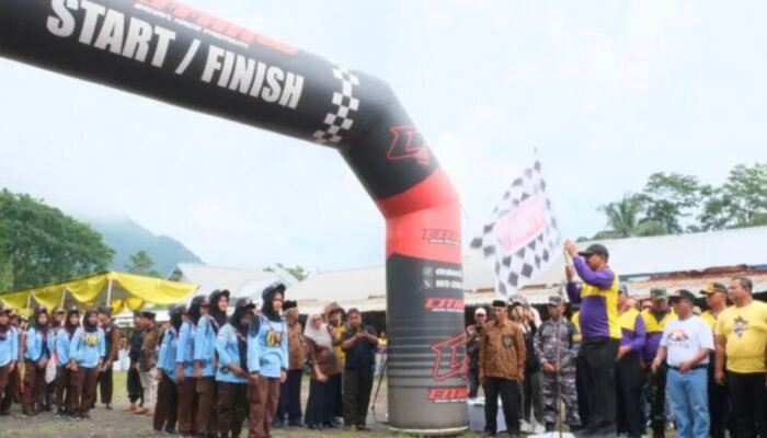 Peringati Hari Pahlawan, Bupati Lepas Ratusan Peserta Napak Tilas Kejuangan di Pemalang