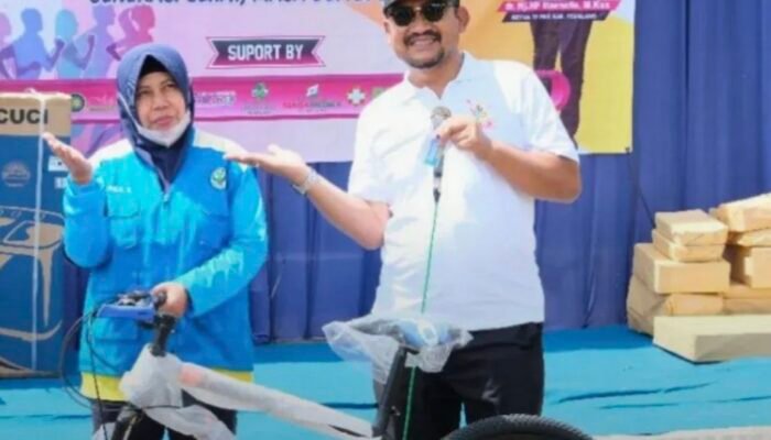 Bupati Pemalang Serahkan Hadiah Trail Fun Run Di peringatan HKN ke-61 