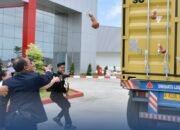 Bupati Lepas Ekspor Perdana Sepatu Olahraga PT Longwell, Tembus Pasar Amerika