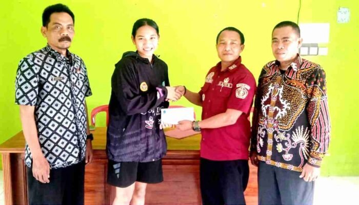 Pemdes Pangebatan, Brebes Beri Penghargaan kepada Atlet Voli Muda Tingkat Nasional