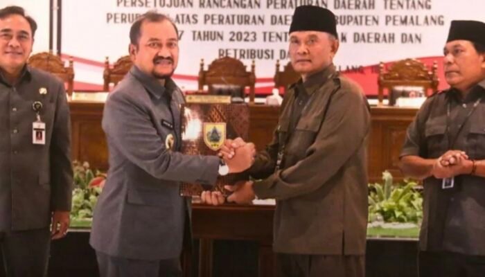 Tok! DPRD Pemalang Setujui Perubahan Raperda Pajak dan Retribusi