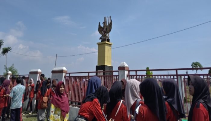 Kokurikuler SMPN 2 Ulujami, Siswa-siswi Dikenalkan Cagar Budaya dan Makanan Lokal Pemalang