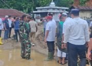 Respon Cepat TNI : Prajurit Kodim 0212/TS Bantu Penanganan Bencana di Mandailing Natal