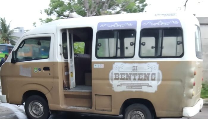 Cukup RP 2 Ribu  Jelajahi Kota Tangerang dengan si Banteng