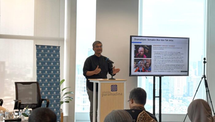 Sekolah Demokrasi: Mencegah Keruntuhan Institusi dan Membangun Kembali Demokrasi