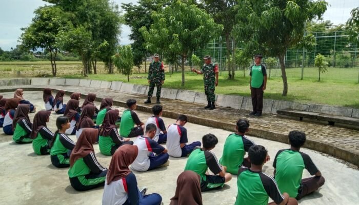 Guru Apresiasi Babinsa Tanamkan Nilai Kebangsaan Siswa
