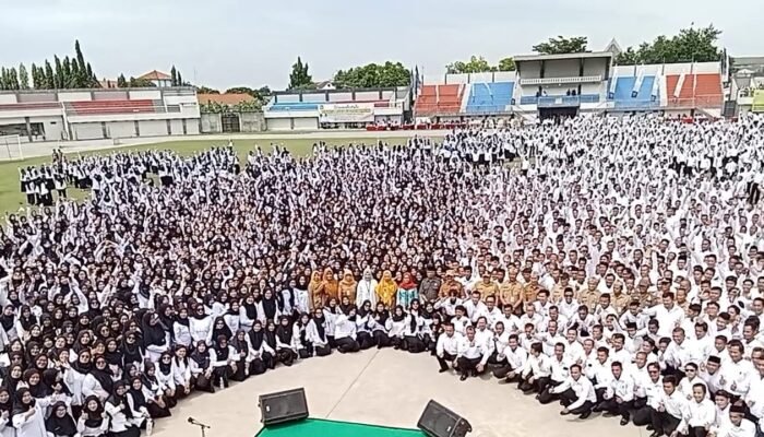 Cetak Sejarah! Pemkab Pemalang Lantik Ribuan PPPK Paruh Waktu di Stadion Mochtar