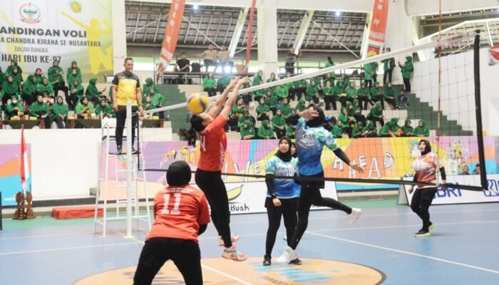 Aksi Tangguh Persit Kodam IV/Diponegoro di Lapangan Voli, Rayakan Hari Ibu 2025 dengan Sportivitas