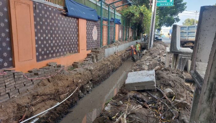 Heru Kundhimiarso Apresiasi Langkah Berani Bupati Anom Berikan Solusi Banjir Pemalang