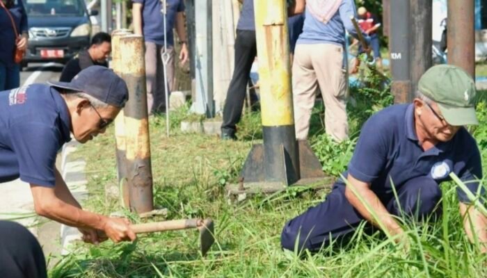 Giat Jumat Bersih Pemalang, Warga dan Pemkab Kompak Rapikan Kota