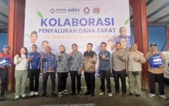 PT Adev Natural dan Baitulmal Tazkia Salurkan Zakat ke Warga di Kantor Damkar Kota Bogor