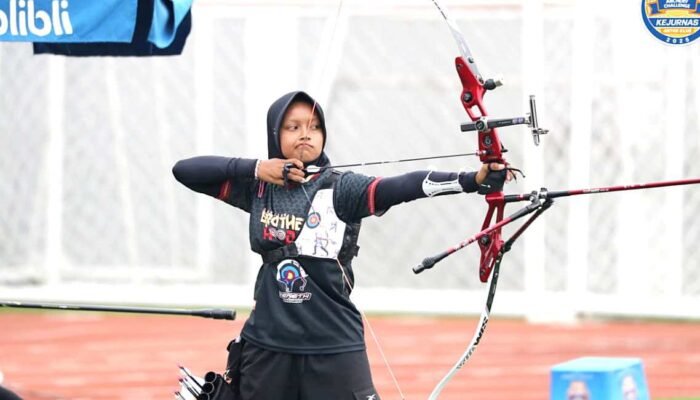 Siswi SMPN 1 Bumiayu, Brebes  Raih Medali di Kejuaraan Panahan Nasional