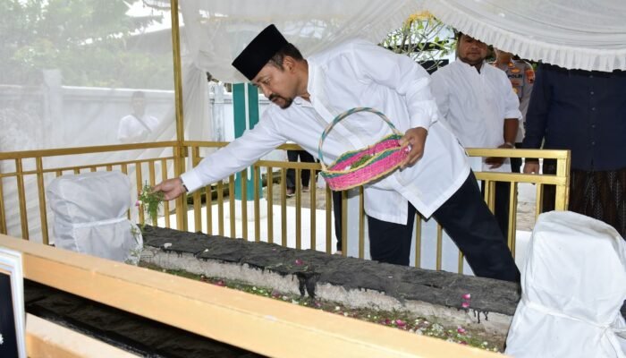 Kesakralan Doa di Pesarean Agung Suronatan Rangkaian Wajib di HUT Pemalang