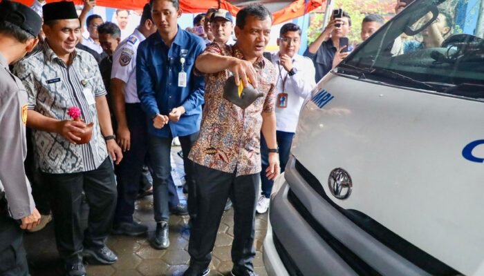 Gubernur Resmikan Bus DAMRI Karimunjawa, Tarif Cukup Rp7.000