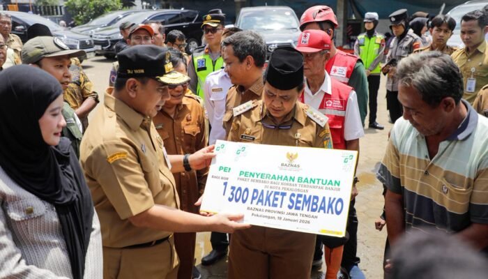 Sigap Tangani Banjir Pekalongan, Pemprov Jateng Kucurkan Bantuan Ratusan Juta