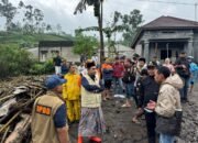Dandim Pemalang Dampingi Wagub Jateng Sambangi Korban Banjir Bandang