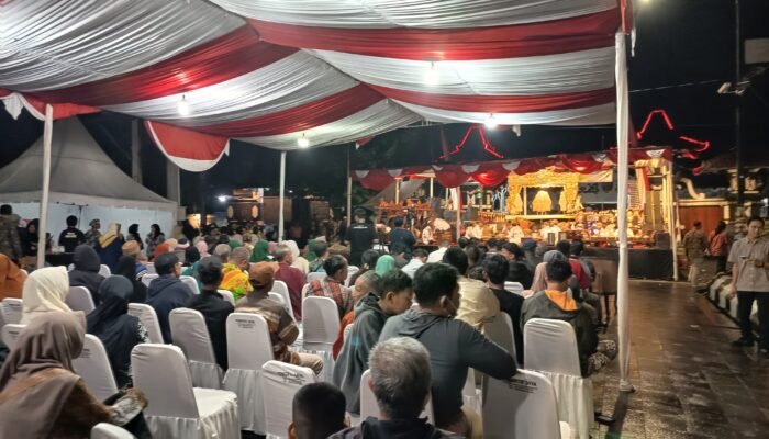 HUT Ke :451, Dandim Hadiri Pentas  Wayang Golek “Pangeran Purbaya” Di Pendopo