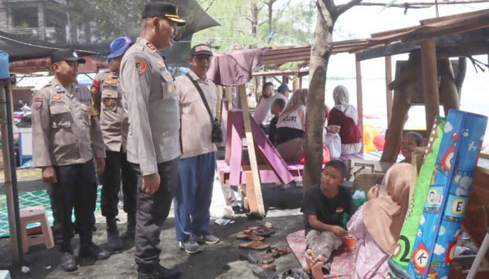 Pastikan Keamanan Para Pengunjung Kapolres Kendal Lakukan Monitoring Objek Wisata Pantai Ngebum