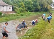 Cegah Banjir, Warga Pegundan Kompak “Serbu” Sungai untuk Kerja Bakti