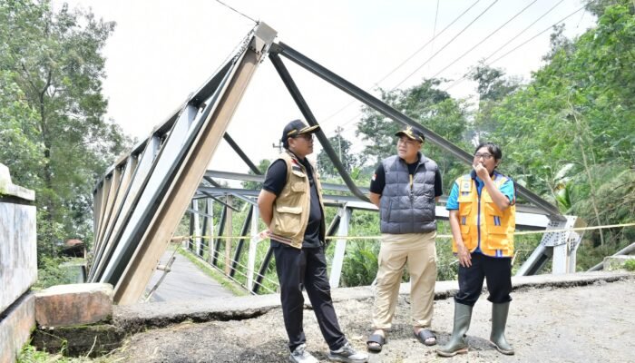 Jembatan Mendelem Terputus, Kadis DPU Katakan Jembatan Darurat Dikebut Sebelum Lebaran