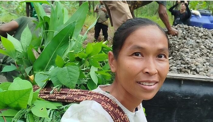 Wajah Baru Desa Cikuya: Jalan Berlumpur Kini Berganti Rabat Beton Kokoh