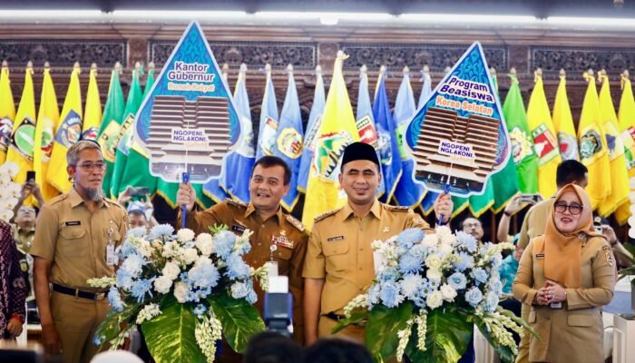 Setahun Kepemimpinan Jawa Tengah: Mengedepankan Kolaborasi “Holopis Kuntul Baris” Deskripsi