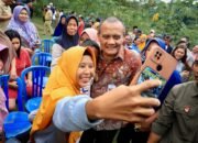 Momen Hangat di Susukan: Lansia Sambut Ahmad Luthfi dengan Parikan Spontan