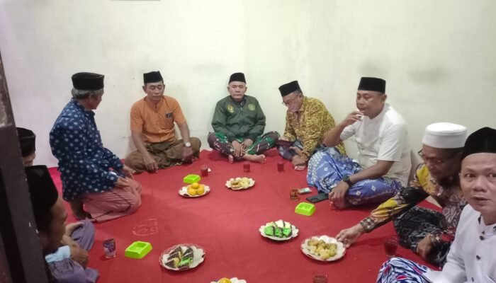 Sinergi dan Duka: Forkopimcam Comal Hadiri Tahlilan Almarhum Peltu Purwoko