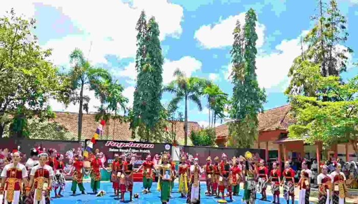 Pagelaran Sinergi Seni, Wajah Pendidikan Kreatif di SMPN 1 Lumbir, Banyumas