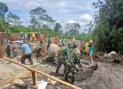Koramil Pulosari Bersama Warga Bangun Jembatan Bailey Penakir, Akses Ekonomi Segera Pulih