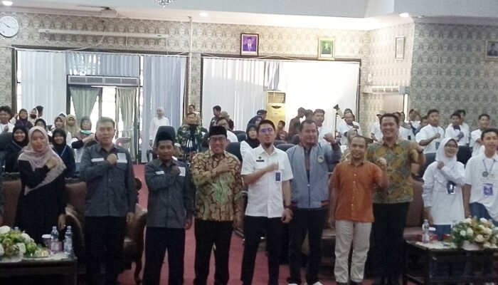 Anggota Komisi IX DPR RI dari Fraksi PKS Sosialisasikan MBG Pada Pelajar SMA Di Kabupaten Kendal