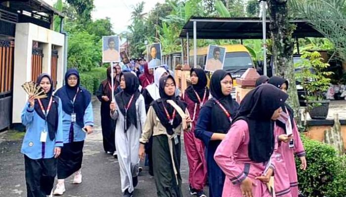 Sambut Ramadhan dengan Gembira, Ratusan Siswa SMP Muhammadiyah Rawalo Gelar Pawai