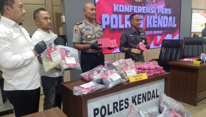 Memiliki Puluhan Kilogram Bahan Peledak Berbahaya Untuk Dibuat Petasan Seorang Warga Desa Trimulyo Jadi Tersangka